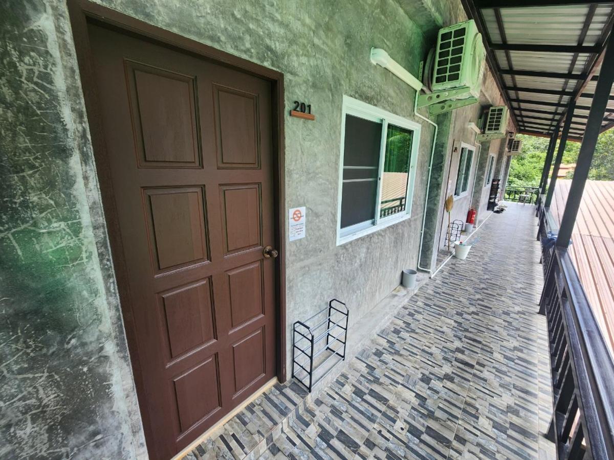 Skypearl Guesthouse & Pub Ko Tao Bagian luar foto